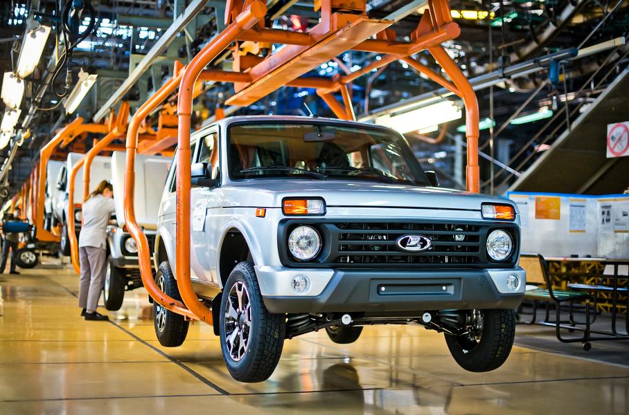В Минпромторге заявили о восстановлении российского автопрома