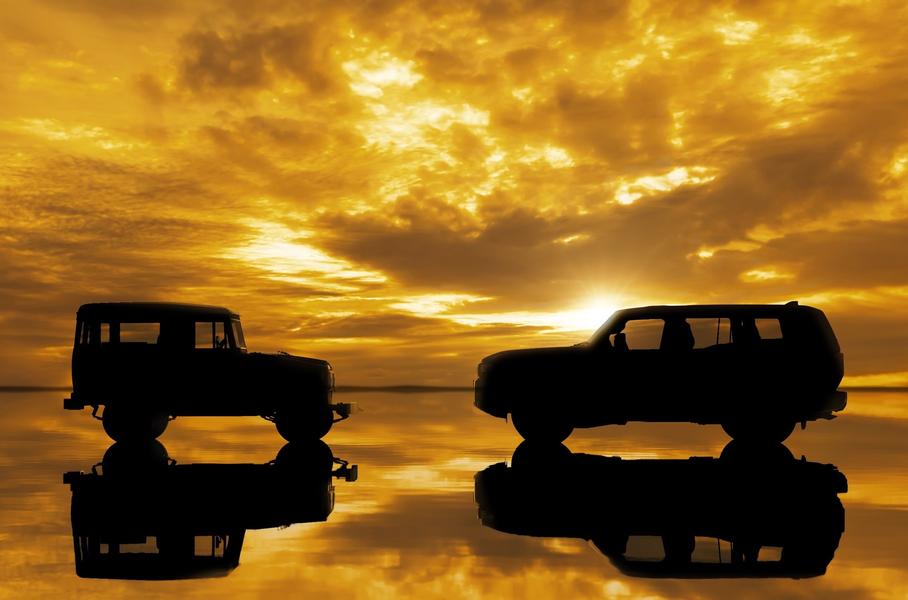 Toyota показала тизер Land Cruiser с дизайном «под ретро»
