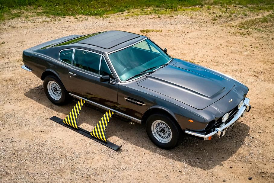 С молотка пустят Aston Martin Джеймса Бонда с «реактивным ускорителем»