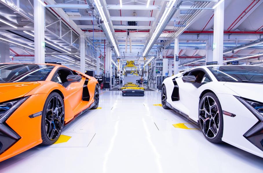 Гибрид Lamborghini Revuelto распродан на два года вперед