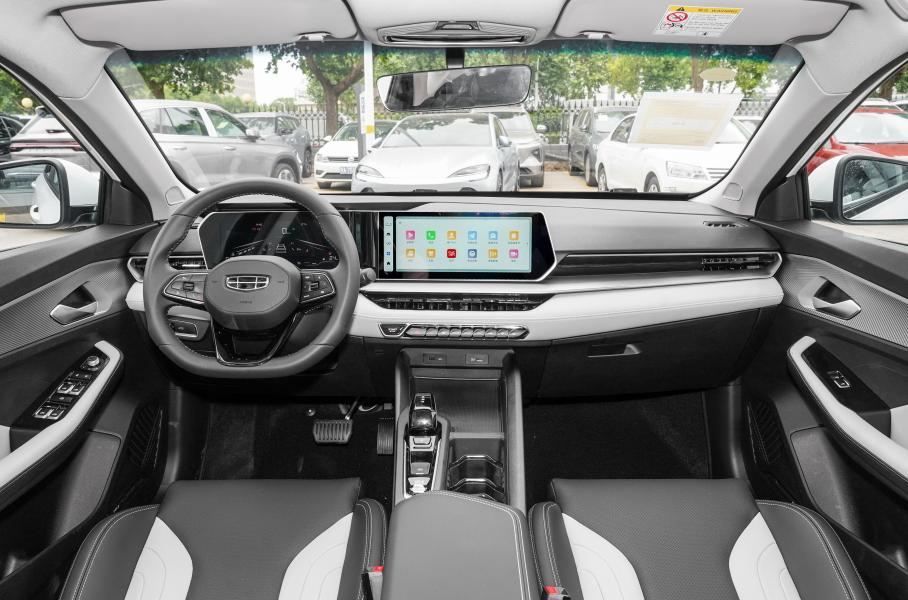 Обновлен бюджетный спортседан Geely на платформе Coolray