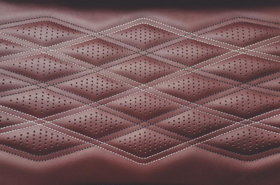 В салонах Bentley появится обивка из органической кожи