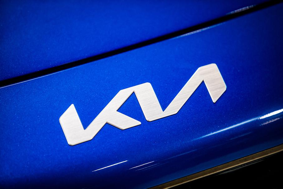 Kia частично переводит бизнес из России в Казахстан