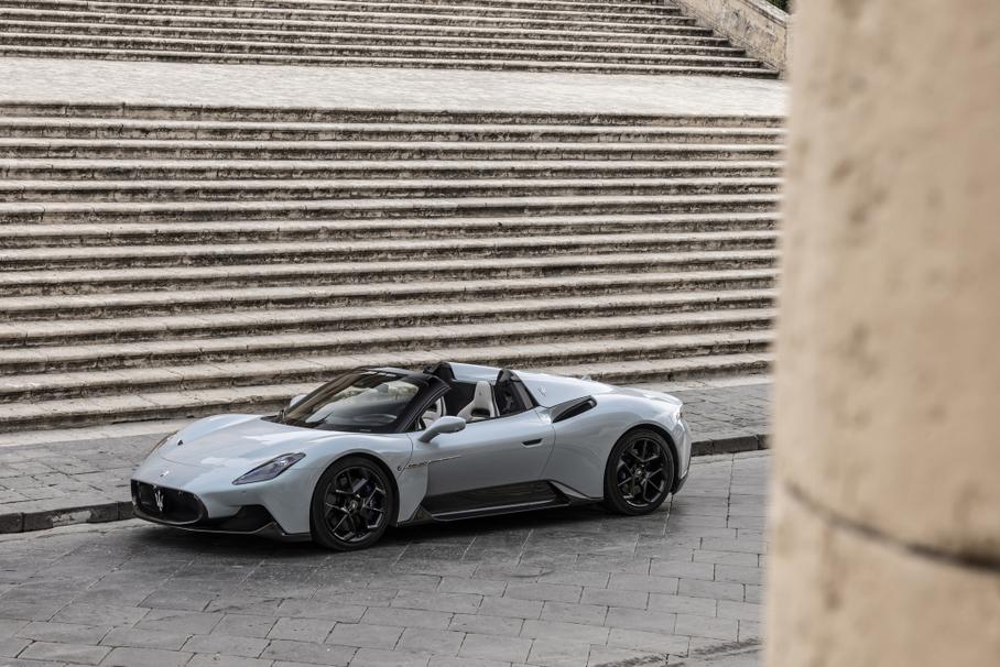 Maserati отзывает MC20 Cielo из-за проблем с ветровым стеклом