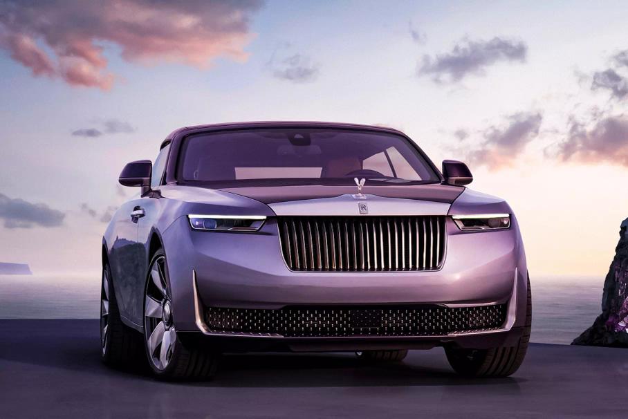 Удлинённый BMW X5, обновлённые Mercedes-Benz EQA и EQB, а также ещё один уникальный Rolls-Royce: главное за неделю