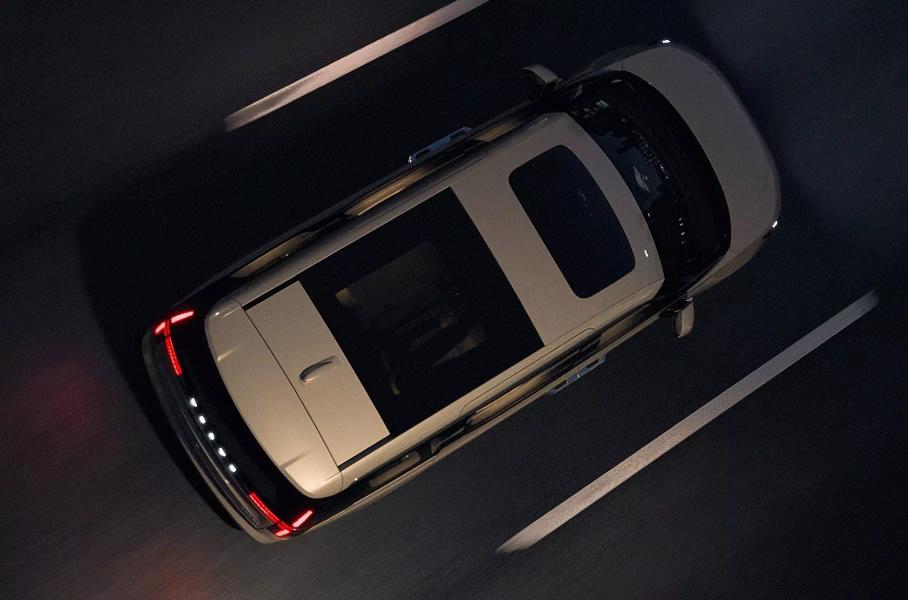 Удлинённый BMW X5, обновлённые Mercedes-Benz EQA и EQB, а также ещё один уникальный Rolls-Royce: главное за неделю