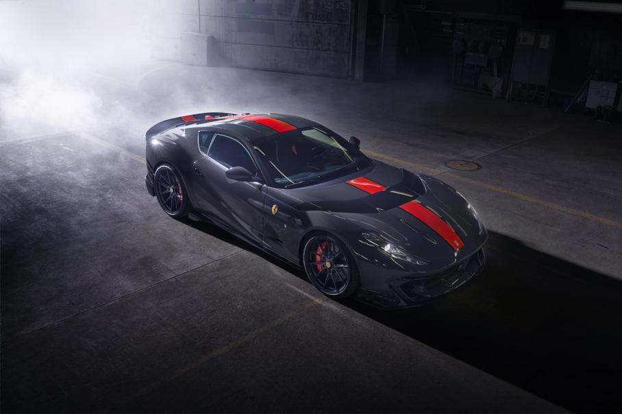 Ferrari 812 Competizione получила позолоченную выхлопную систему