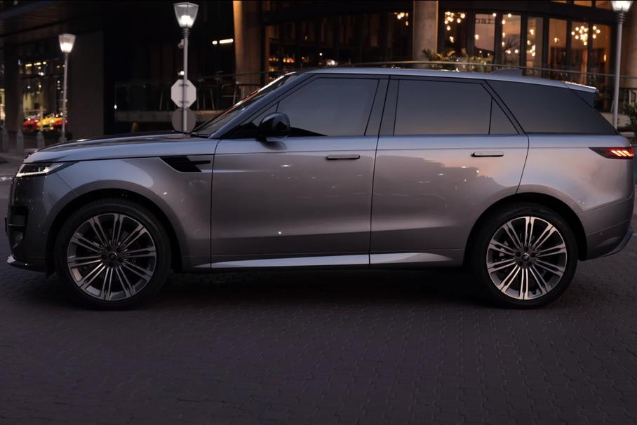 Видео: новый Range Rover Sport впервые превратили в броневик