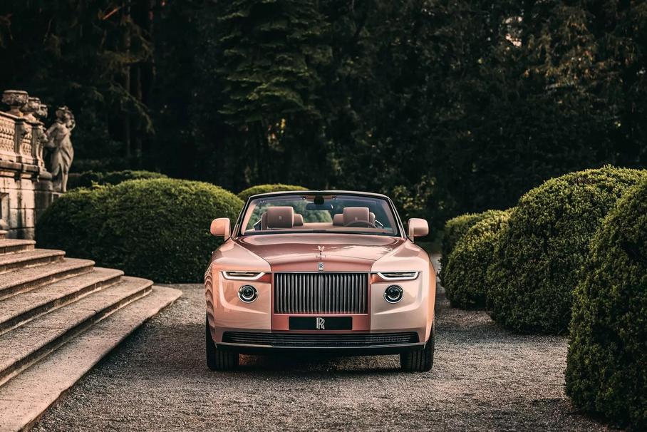 Раскрыт владелец Rolls-Royce за 2,7 млрд рублей: это футболист