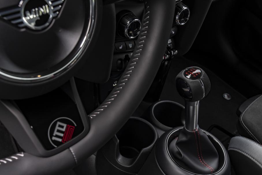 MINI полностью откажется от «механики», но не уйдет из автоспорта