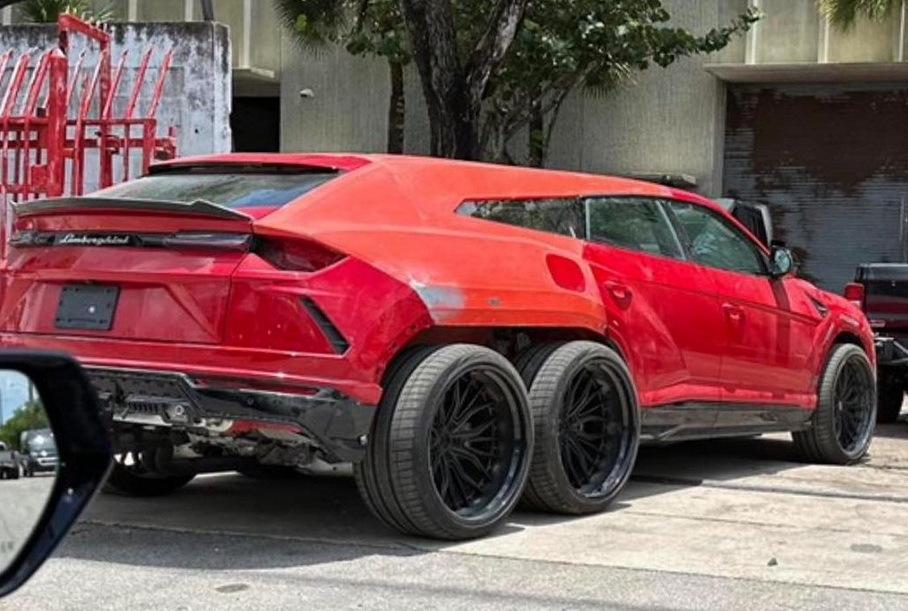 Посмотрите на безумный шестиколесный Lamborghini Urus