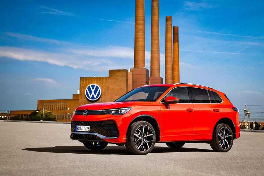 Третье поколение Volkswagen Tiguan, Toyota RAV4 для холодной погоды и обновлённый Audi Q4 e-tron: главное за неделю