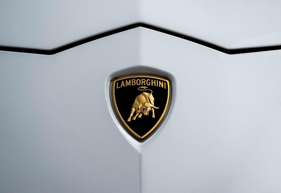 Lamborghini запрещает использовать название бренда для веб-адресов