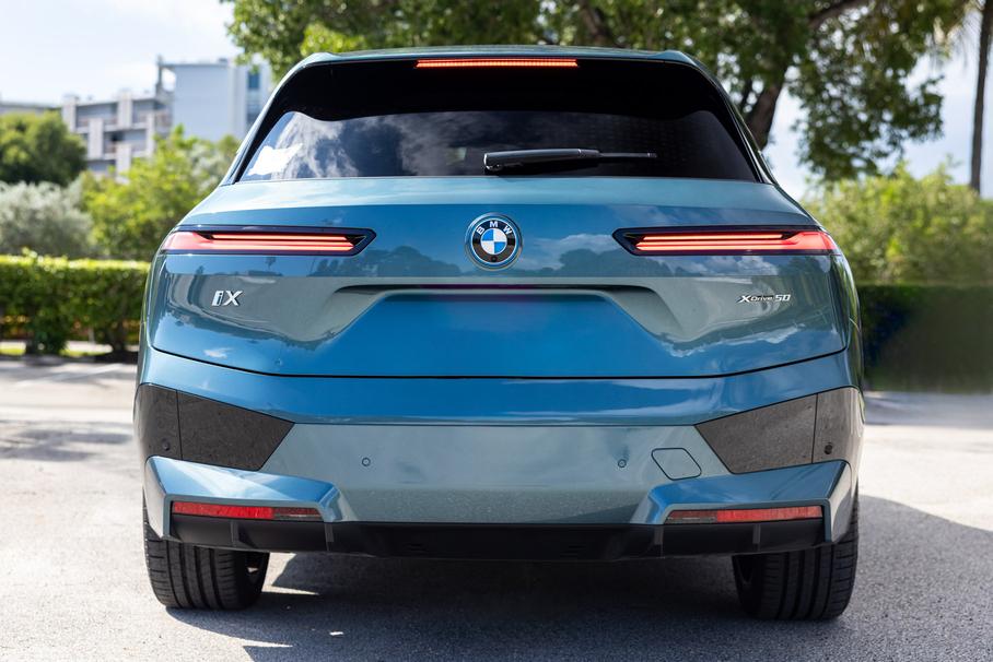 Электрические тяги. Тест-драйв BMW iX
