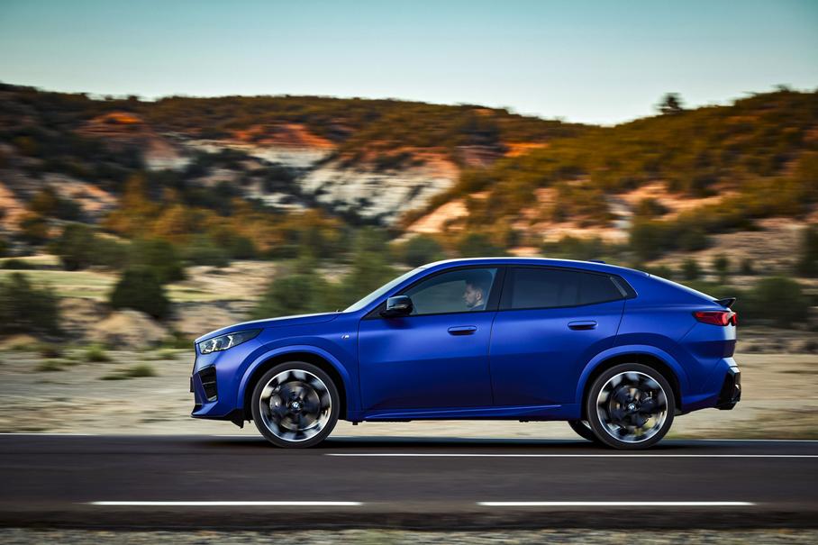Новые кросс-купе BMW X2 и iX2, обновлённый Mercedes-AMG GLA 45 S и особый Rolls-Royce Ghost Ékleipsis: главное за неделю