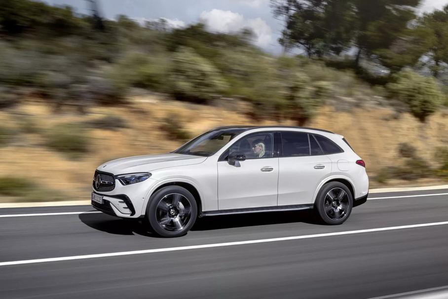 Mercedes-Benz признал: у новых GLC могут вылетать стекла