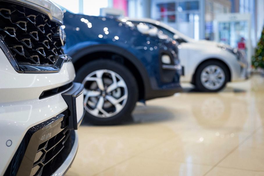 Российские дилеры не могут распродать остатки Kia и Volkswagen. И вот почему