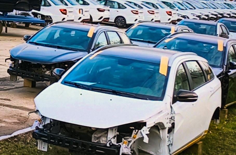 Спортивный универсал Lada Vesta и китайская краска: что нового на АвтоВАЗе