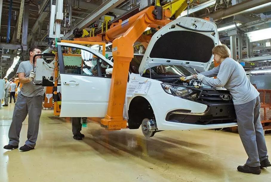 Непогода затормозила работу АвтоВАЗа