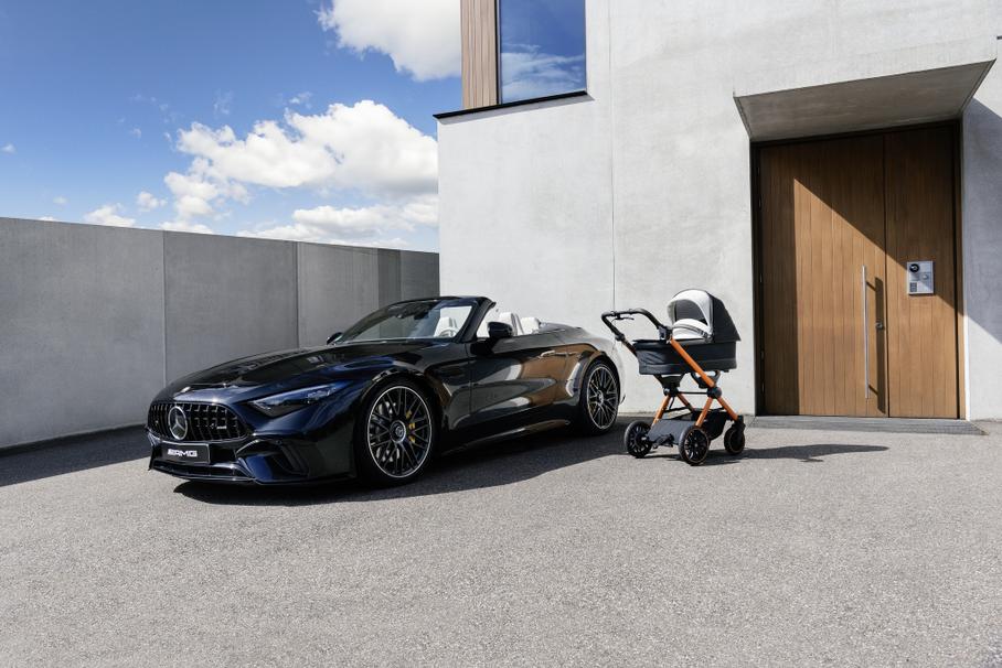 Mercedes-Benz выпустил «внедорожные» и «спортивные» детские коляски