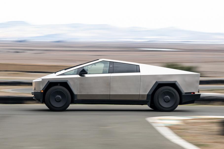 Илона Маска уличили в обмане с рекламным видео Tesla Cybertruck