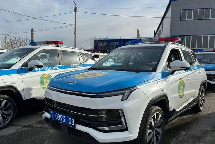 Полицию Казахстана раскритиковали за закупку электромобилей JAC