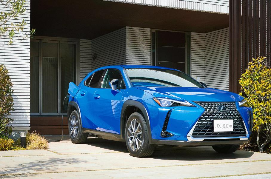 Новый суперкар McLaren GTS, обновлённый кроссовер Lexus UX и преемник Bugatti Chiron с мотором V16: главное за неделю