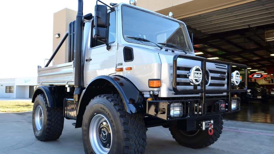 В продаже появился вездеход Unimog Арнольда Шварценеггера