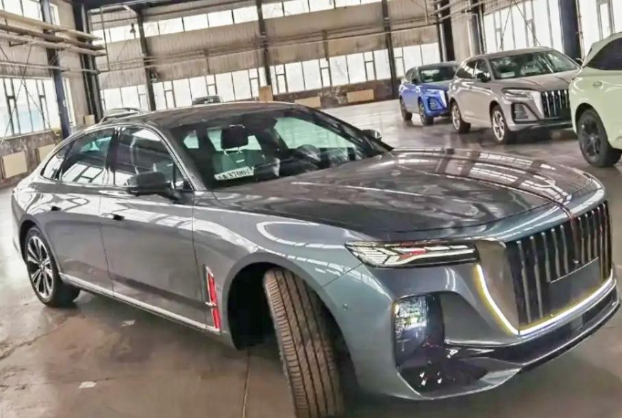 Замечен обновленный Hongqi H9: теперь без камуфляжа