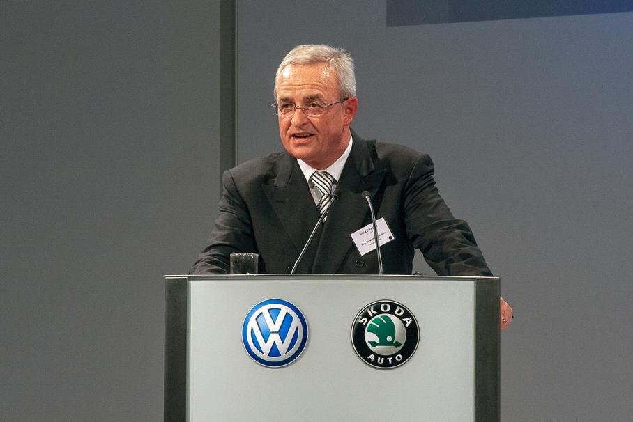 Перед отставкой Пиех выступал за то, чтобы концерн возглавил глава Porsche Маттиас Мюллер, но победил Мартин Винтеркорн. А вот после отставки Винтеркорна этот пост достался именно Мюллеру