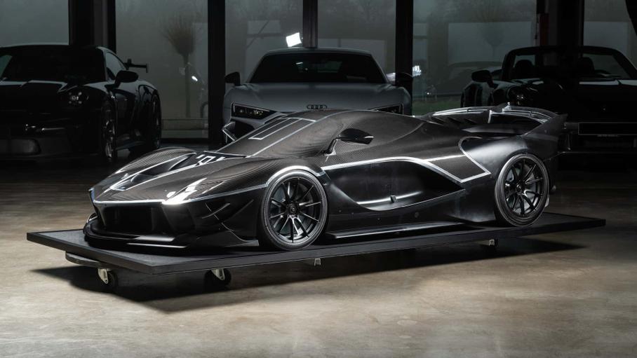 Масштабную модель Ferrari FXX-K Evo выставили на продажу по цене настоящего суперкара