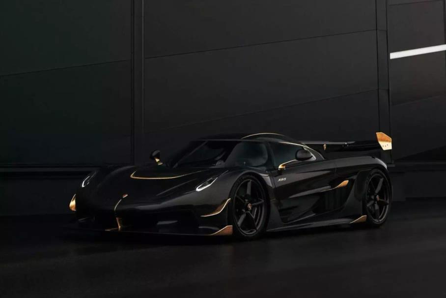 Премьера обновлённой Skoda Octavia, «золотой» Koenigsegg Jesko и беспилотное такси Rimac: главное за неделю