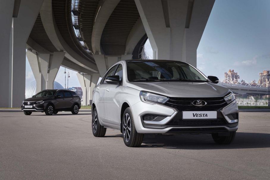 Дилеры не могут распродать Lada Vesta. Вместо них покупают «китайцев»