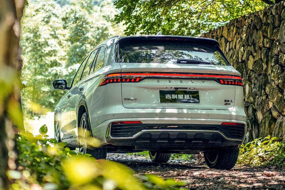 Geely Monjaro от «серых» дилеров: все преимущества и недостатки