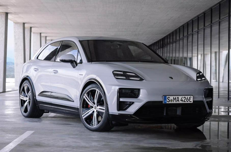 Porsche представила Macan нового поколения, Cadillac обновил суперседаны CT5-V и CT5-V Blackwing, а Volkswagen показал рестайлинговый Golf: главное за неделю