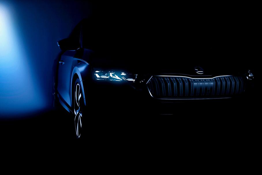 Skoda приоткрыла дизайн обновленной Octavia