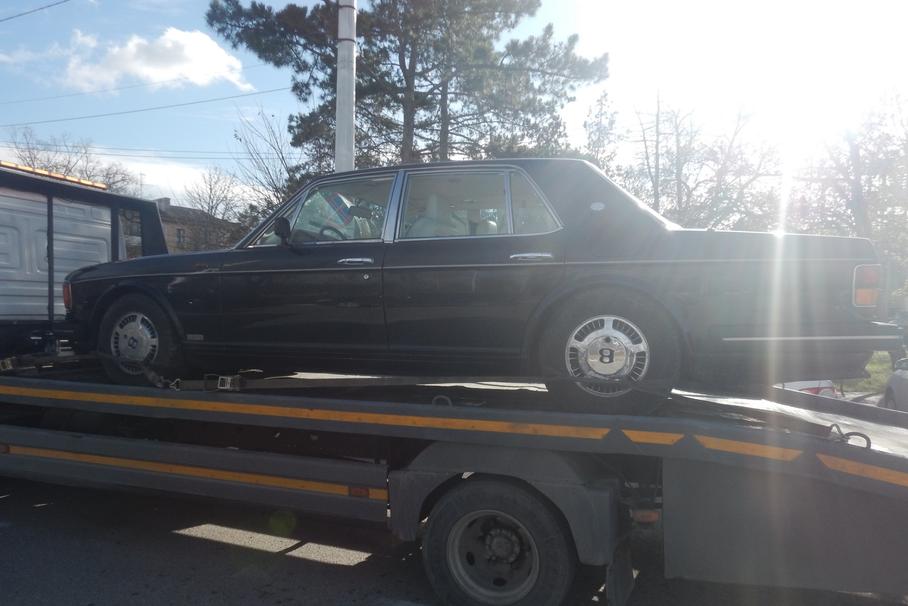 Крымские таможенники конфисковали Bentley Turbo R, ввезенный из США