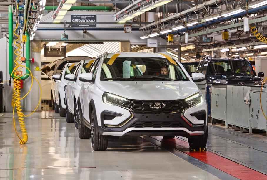 Собраны первые экземпляры Lada Vesta с мотором 1.8 и вариатором