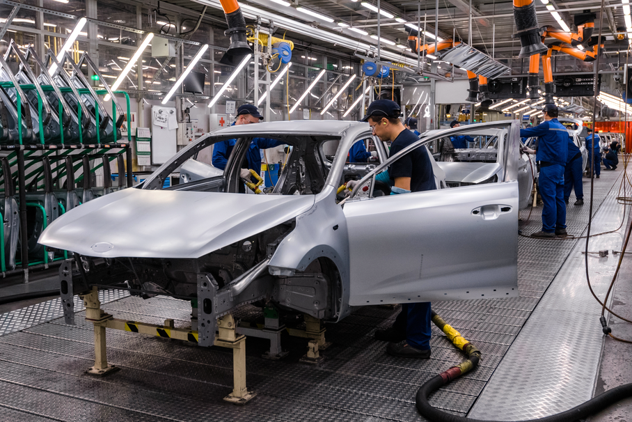 На экс-завод Hyundai в Санкт-Петербурге завезли рабочих из Калуги