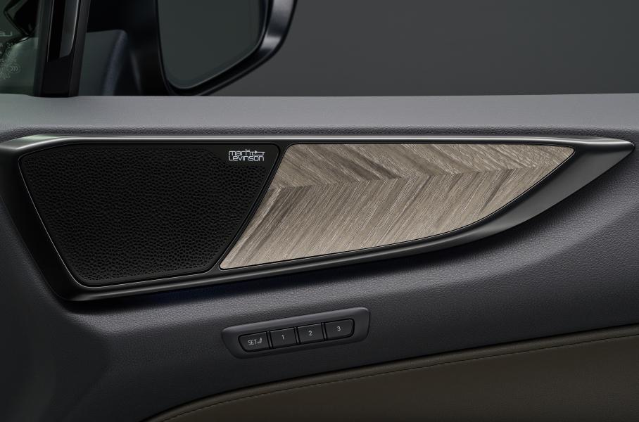 Lexus NX получил «внедорожную» версию Overtrail