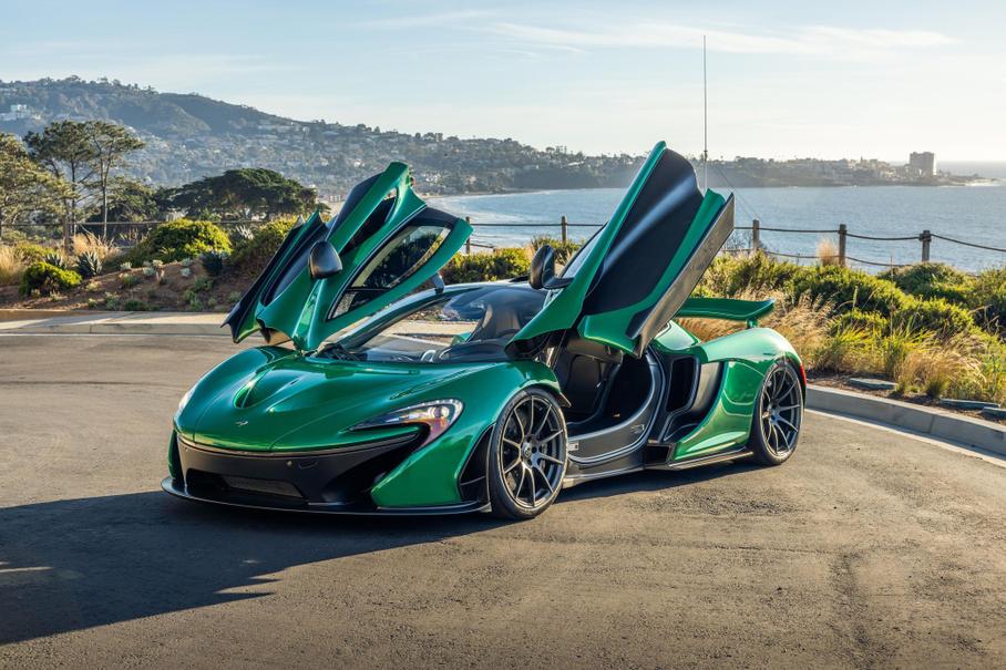 На торги выставили очень редкий McLaren P1 с запасной батареей