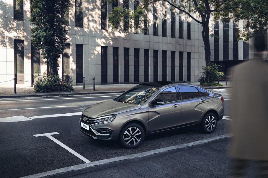АвтоВАЗ заявил, что все российские чиновники пересядут на Lada