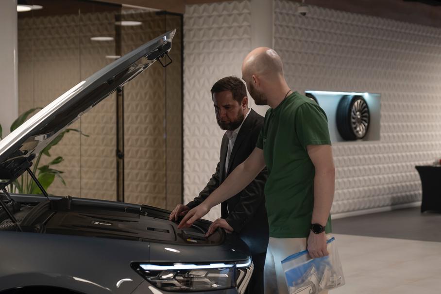 Стало известно, сколько новых автомобилей продадут в России за полгода