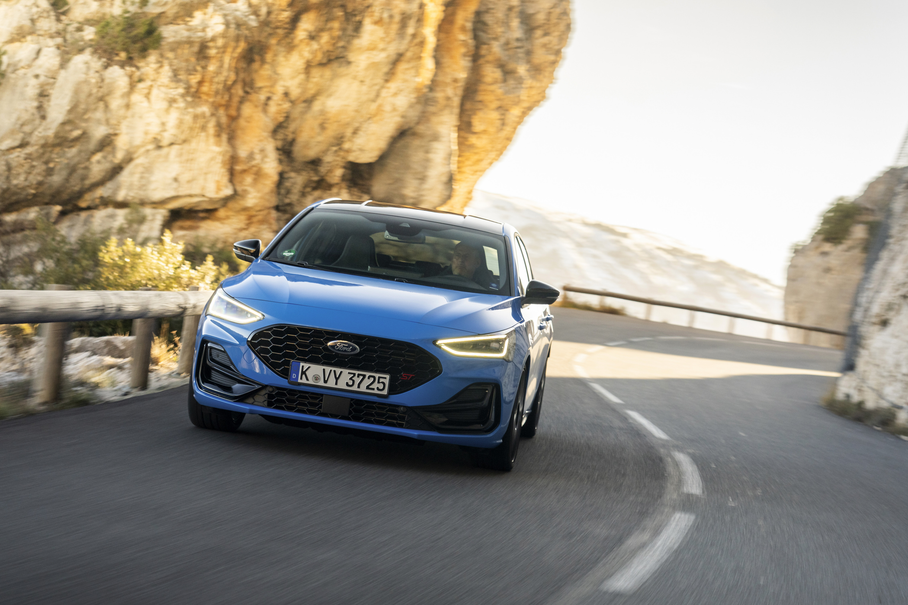Ford показал самый совершенный хот-хэтч в истории марки: это новый Focus ST