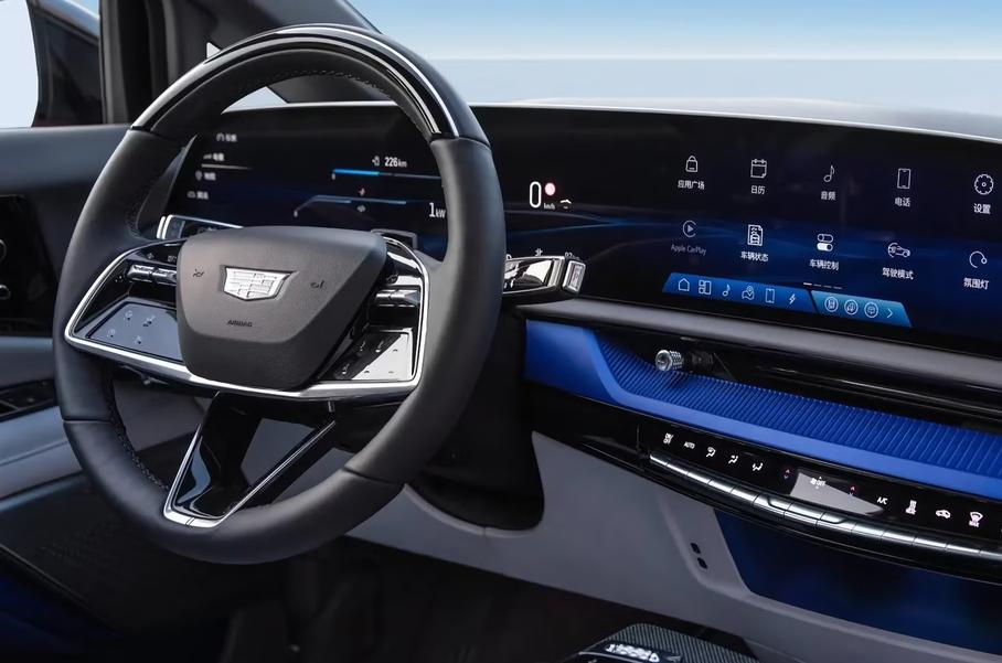 Cadillac показал салон нового кроссовера Optiq
