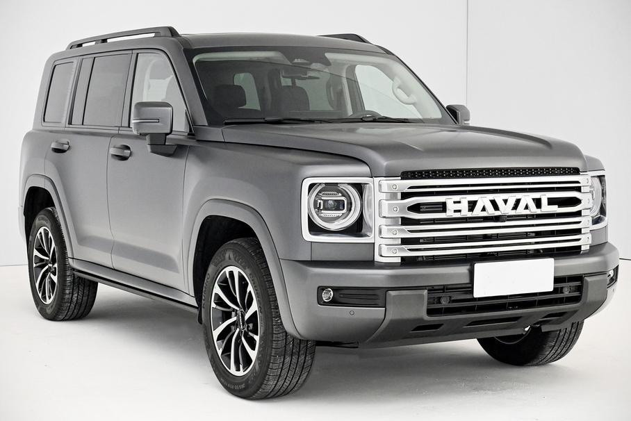 Абсолютно новый Haval H9: «живые» фото крупным планом и дата дебюта