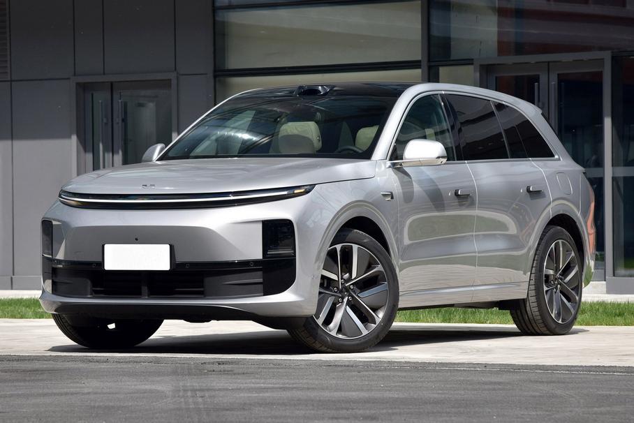 Новый кроссовер Li Auto L6: ажиотажный спрос на волне снижения цены