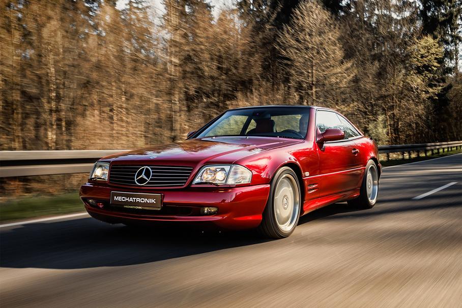 Посмотрите на Mercedes-Benz SL 73 AMG, простоявший на парковке 17 лет