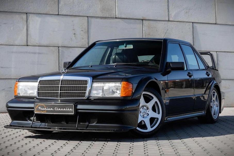 В России за 50 миллионов рублей предлагают купить редчайший Mercedes-Benz 190E Evo II