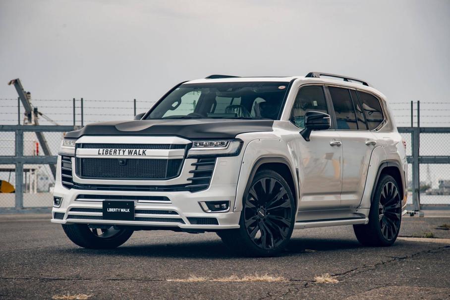 Liberty Walk сделала обвес для Toyota Land Cruiser 300 по цене самого внедорожника